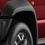 Scratch-resistant bumper with wheel arch extension